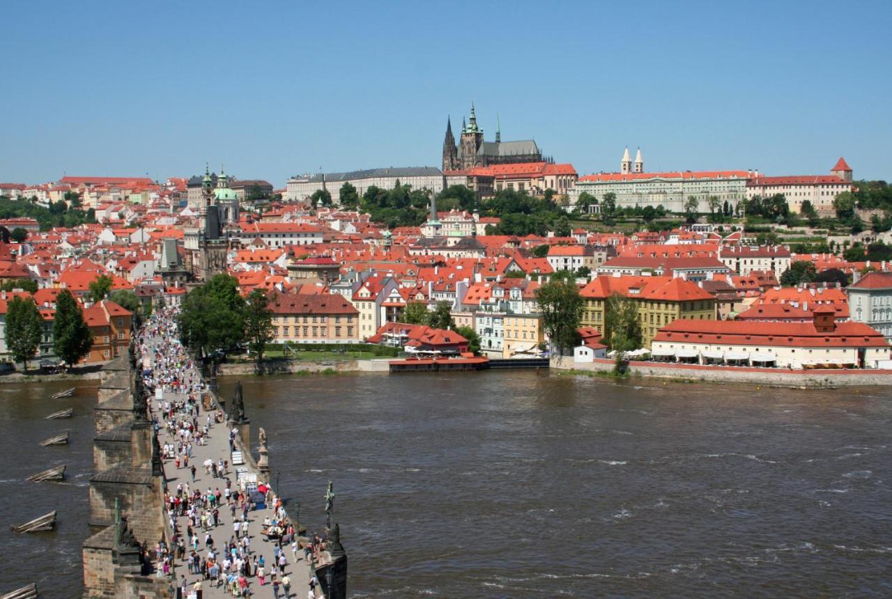 Apartment Vltava Prag Eksteriør billede