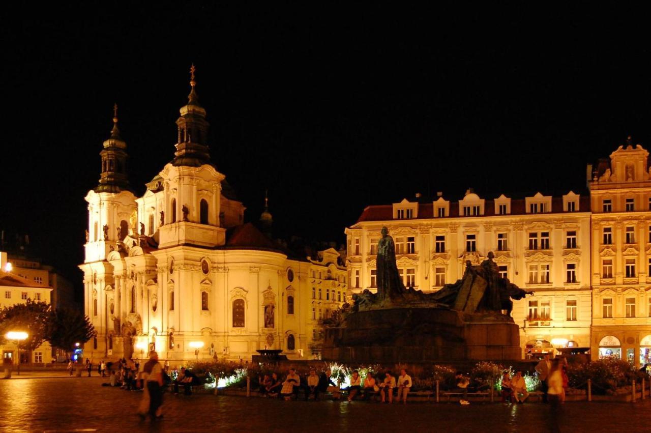Apartment Vltava Prag Eksteriør billede