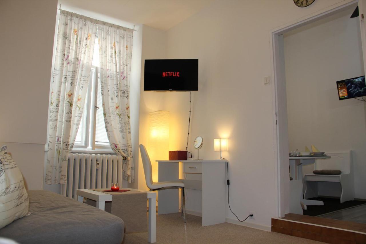 Apartment Vltava Prag Eksteriør billede