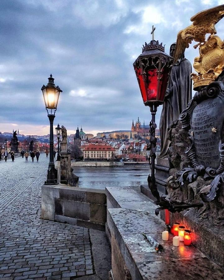 Apartment Vltava Prag Eksteriør billede