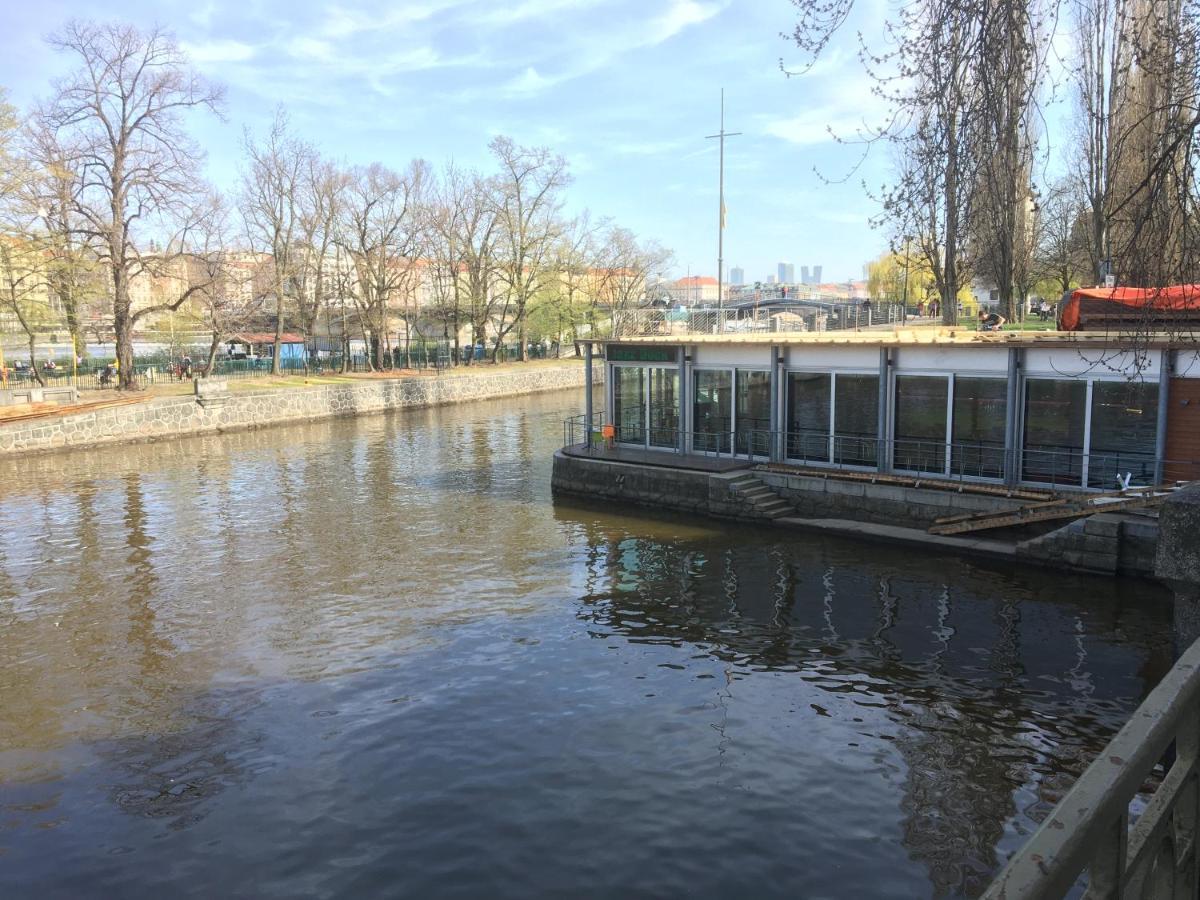 Apartment Vltava Prag Eksteriør billede